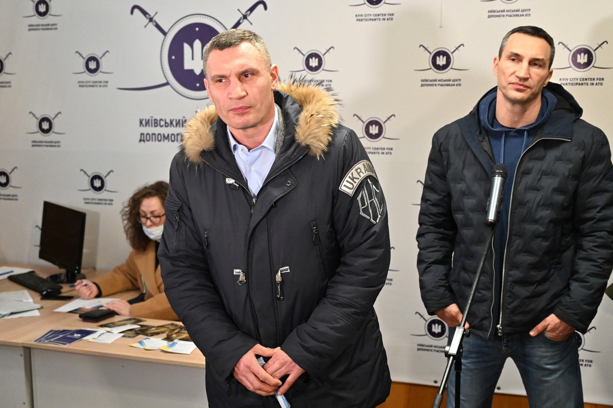 Vitali și Vladimir Klitschko, pregătiți să lupte împotriva Rusiei. “Nu putem sta impasibili”