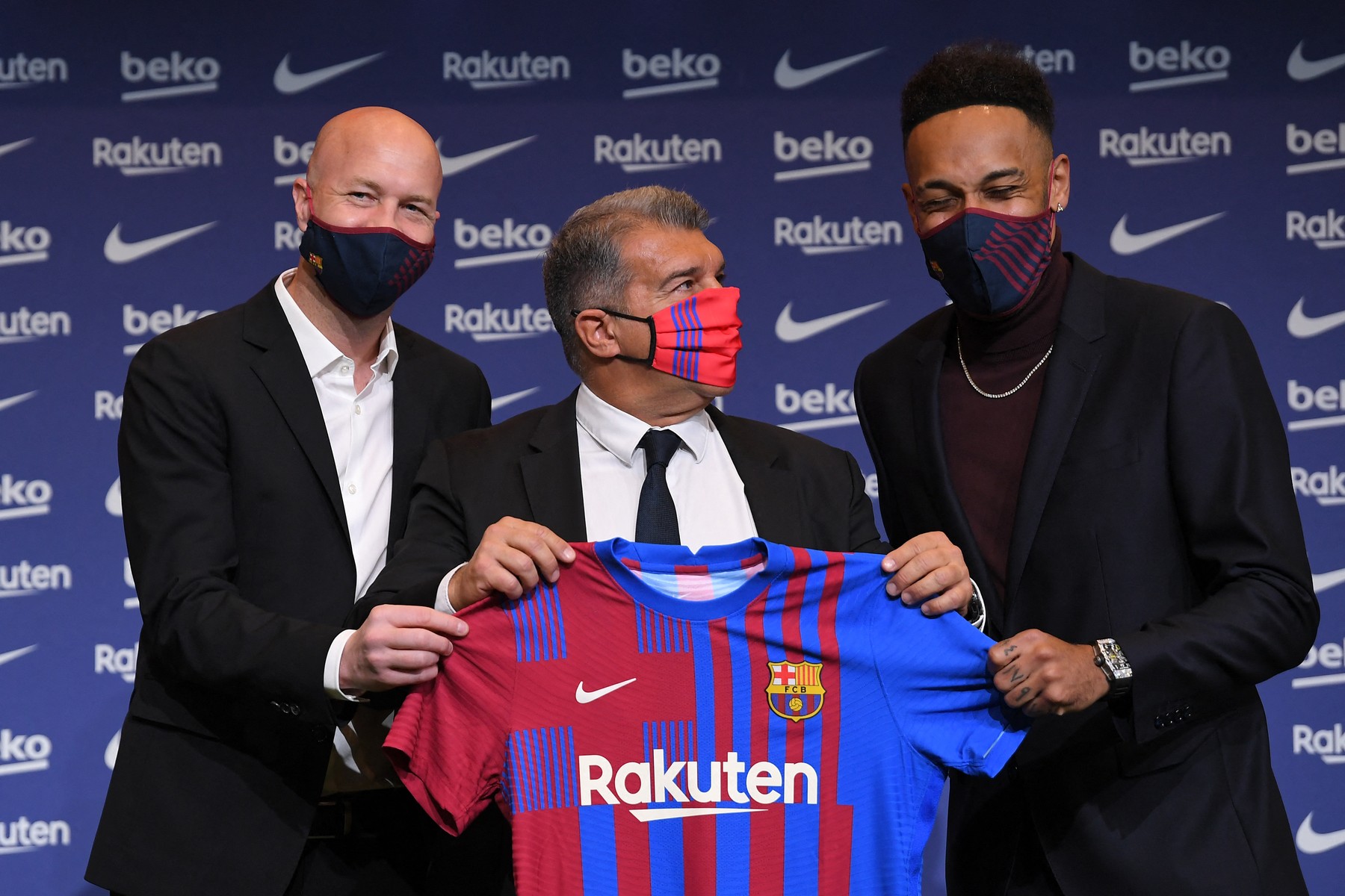 Pierre-Emerick Aubameyang, prezentat oficial la Barcelona! Primele declarații, numărul ales și durata contractului