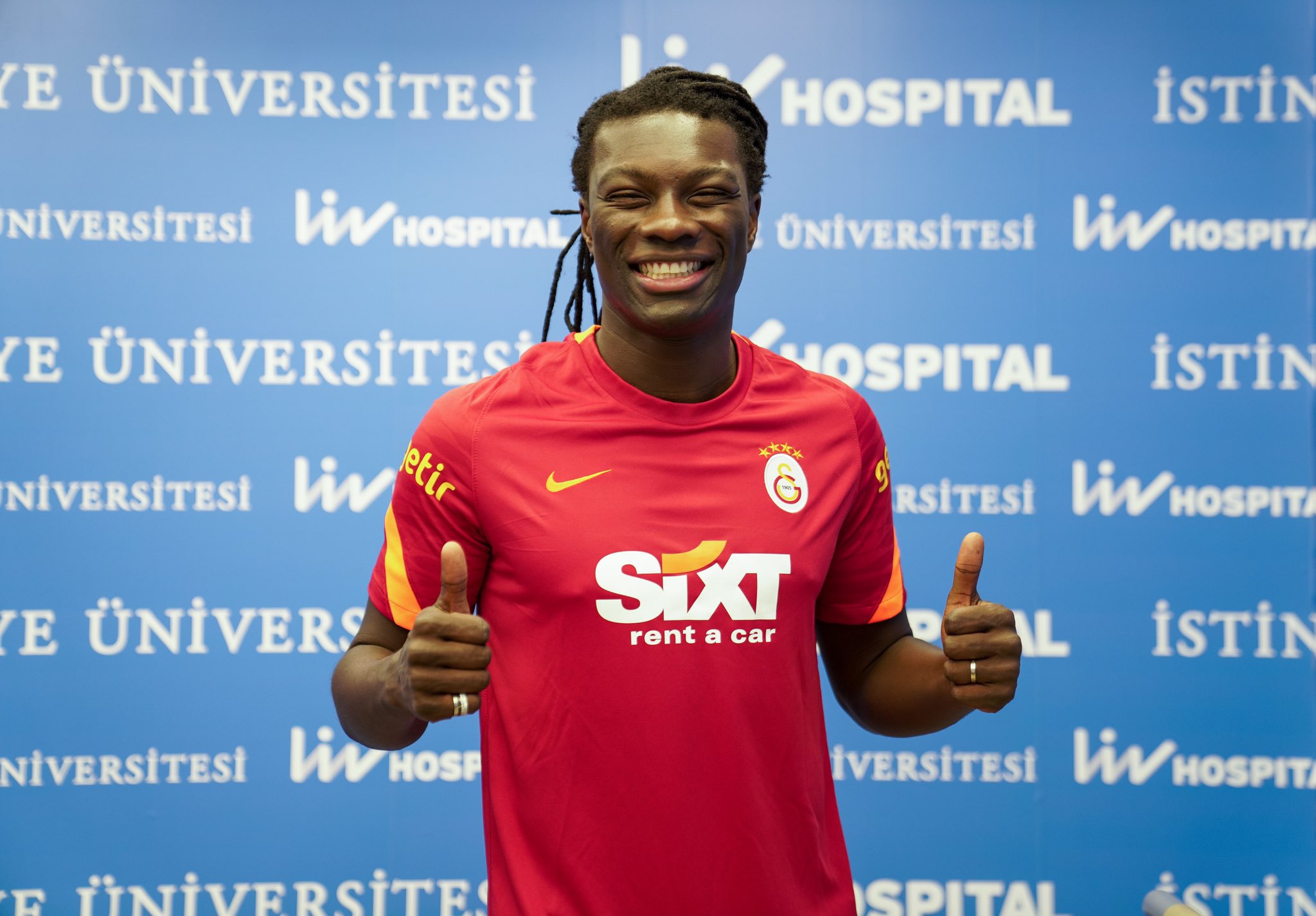 OFICIAL | ”Pantera neagră” s-a întors la Galatasaray! Bafetimbi Gomis, noul coleg al lui Moruțan și Cicâldău