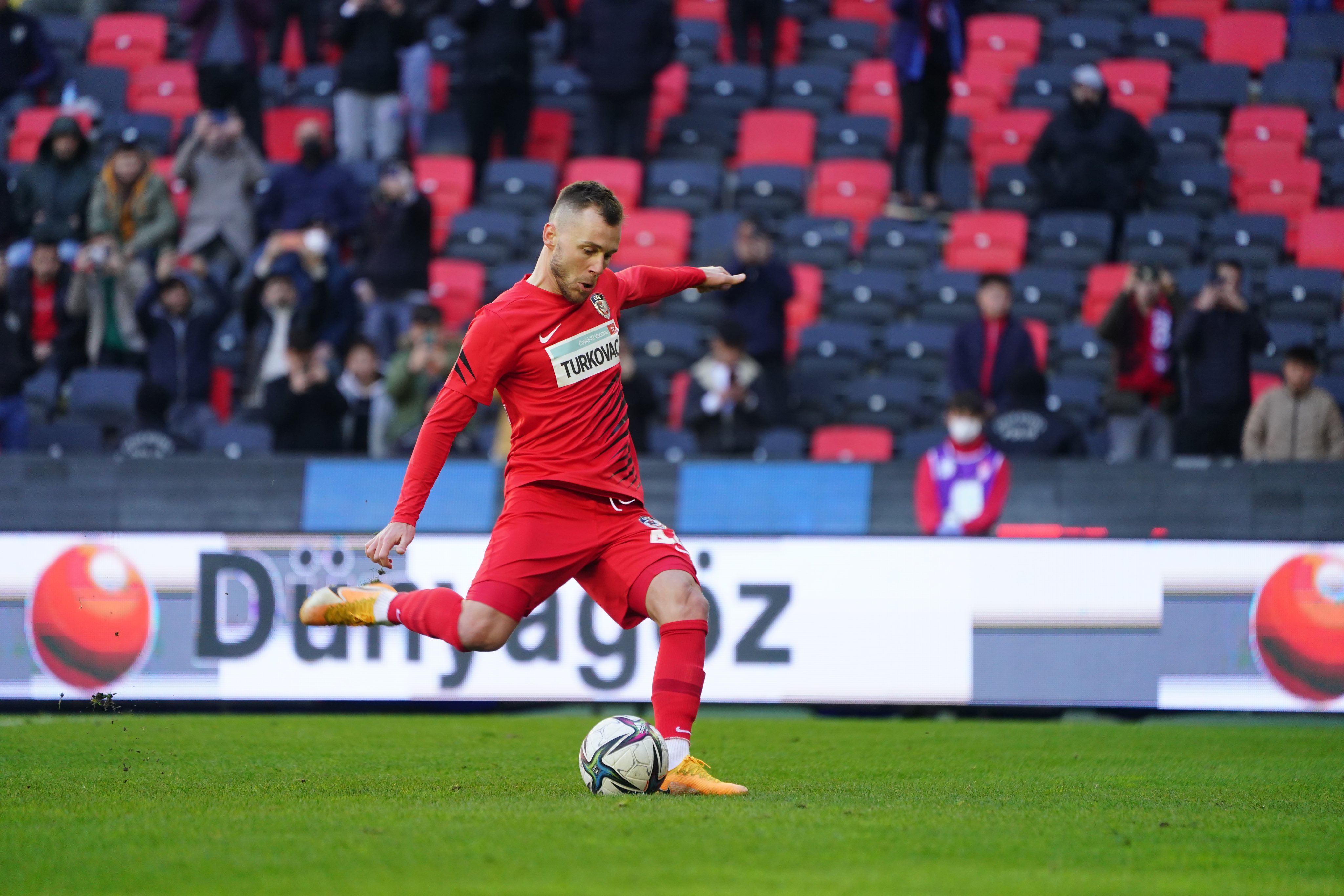 Alexandru Maxim a marcat un gol superb pentru Gaziantep, în deplasarea de la Sivasspor, în campionat