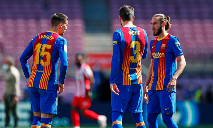 Clement Lenglet, Gerard Pique și Oscar Mingueza, la Barcelona / Foto: Profimedia