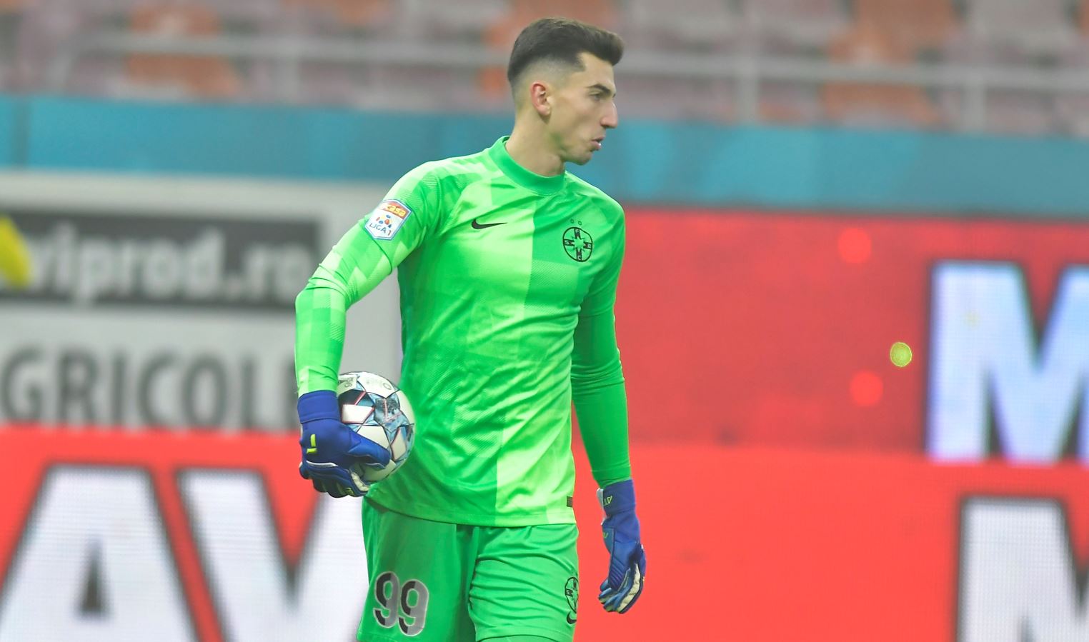 Andrei Vlad, luat la țintă de galeria FCSB-ului. “Ne-a îngropat tot timpul”