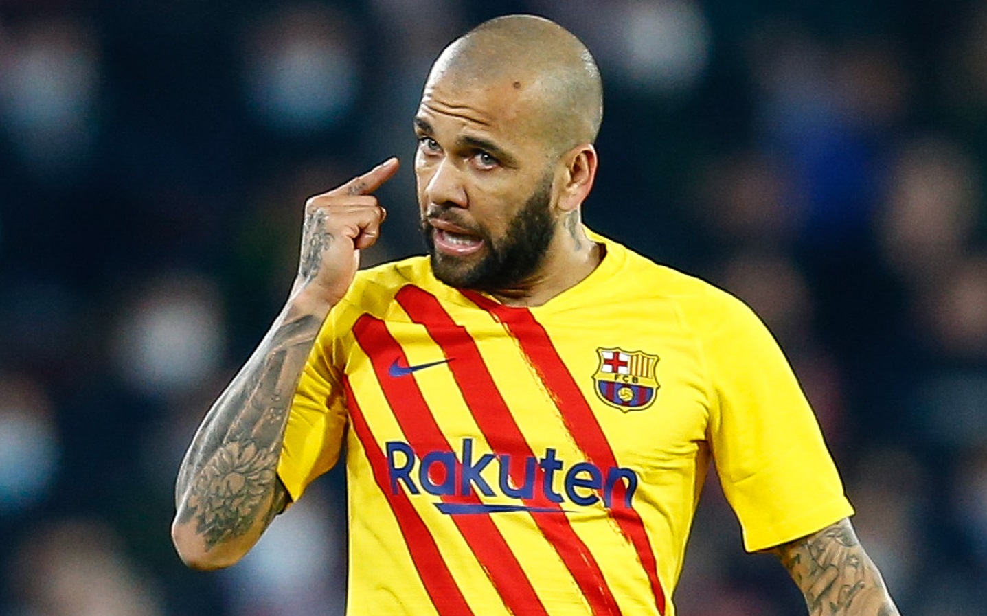 Dani Alves a reacționat după ce a primit două etape de suspendare: "E ridicol!". Nici Barcelona nu a rămas indiferentă