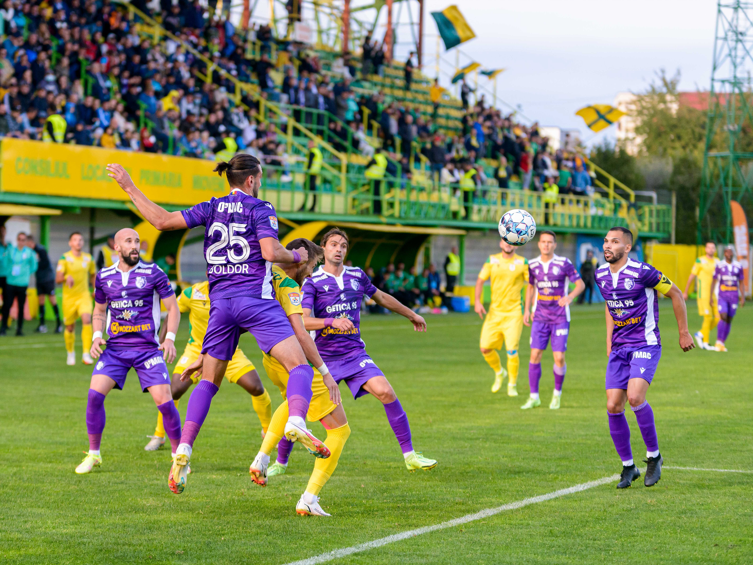 FC Argeș - CS Mioveni 1-0, ACUM, pe Digi Sport 1 | Echilibru în partea secundă