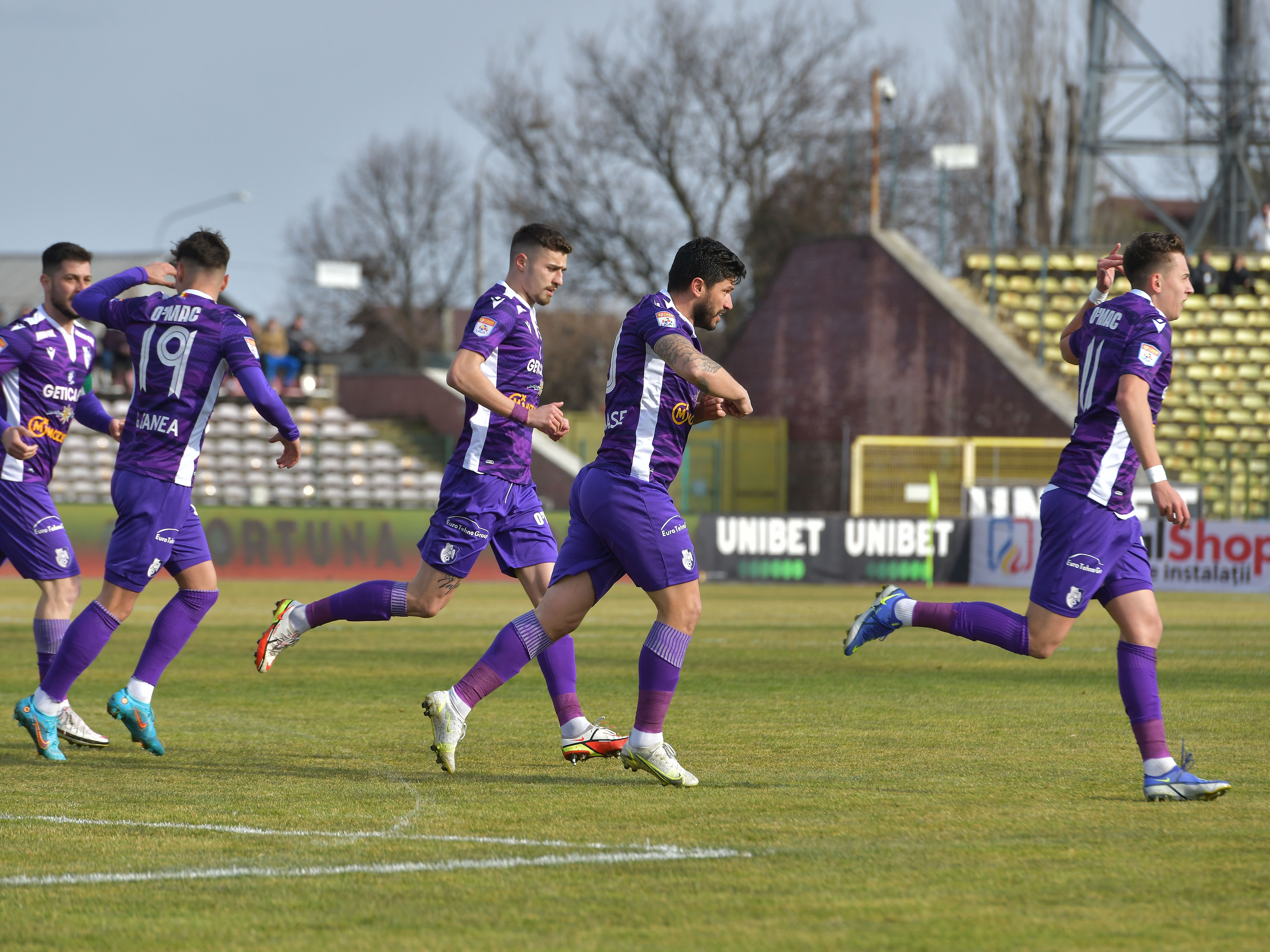 FC Argeș - CS Mioveni 1-0 | Gazdele se impun și speră la play-off
