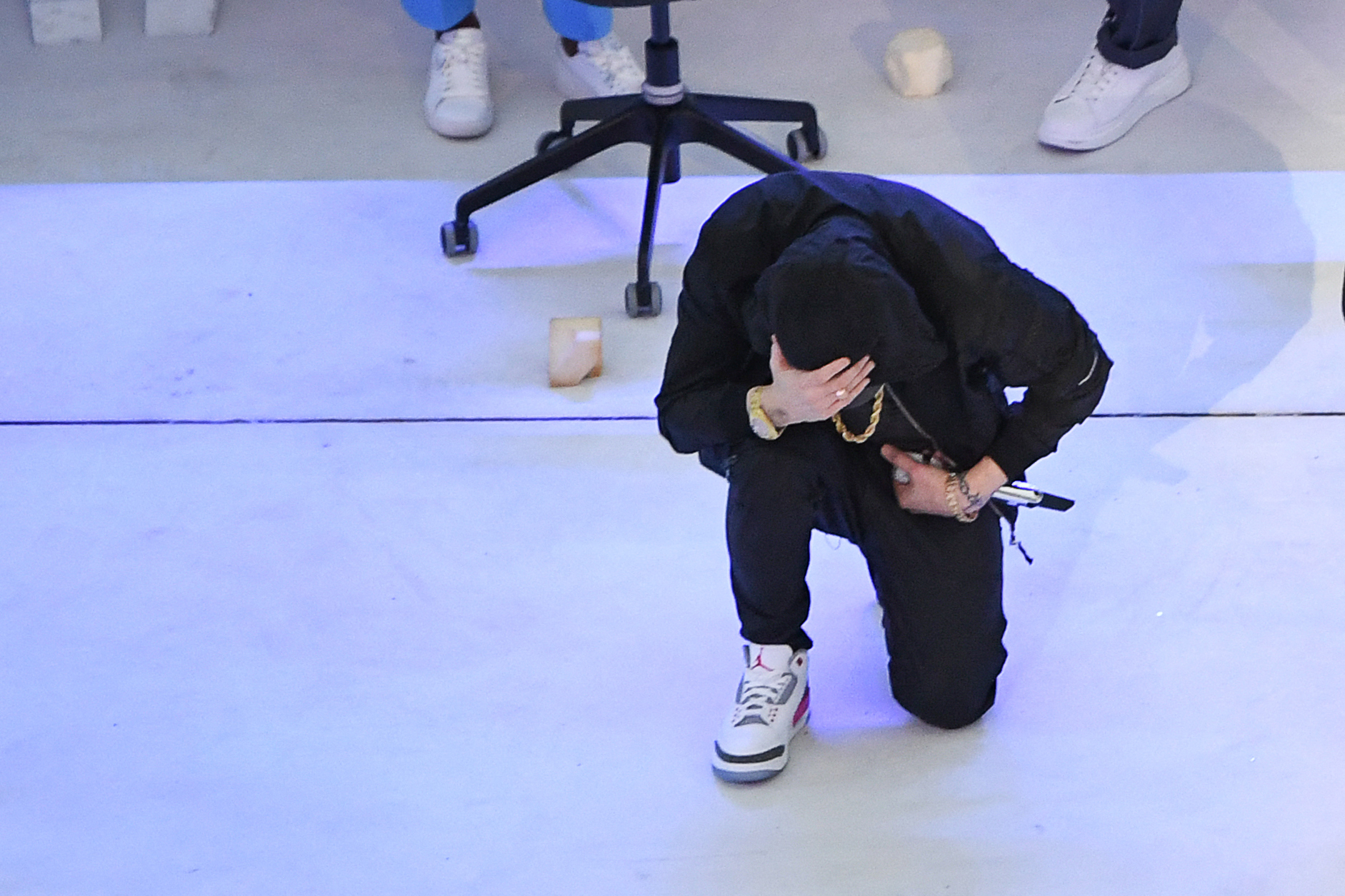 Reacția NFL după ce a fost acuzată că i-a interzis lui Eminem gestul care i-ar fi încheiat cariera lui Colin Kaepernick