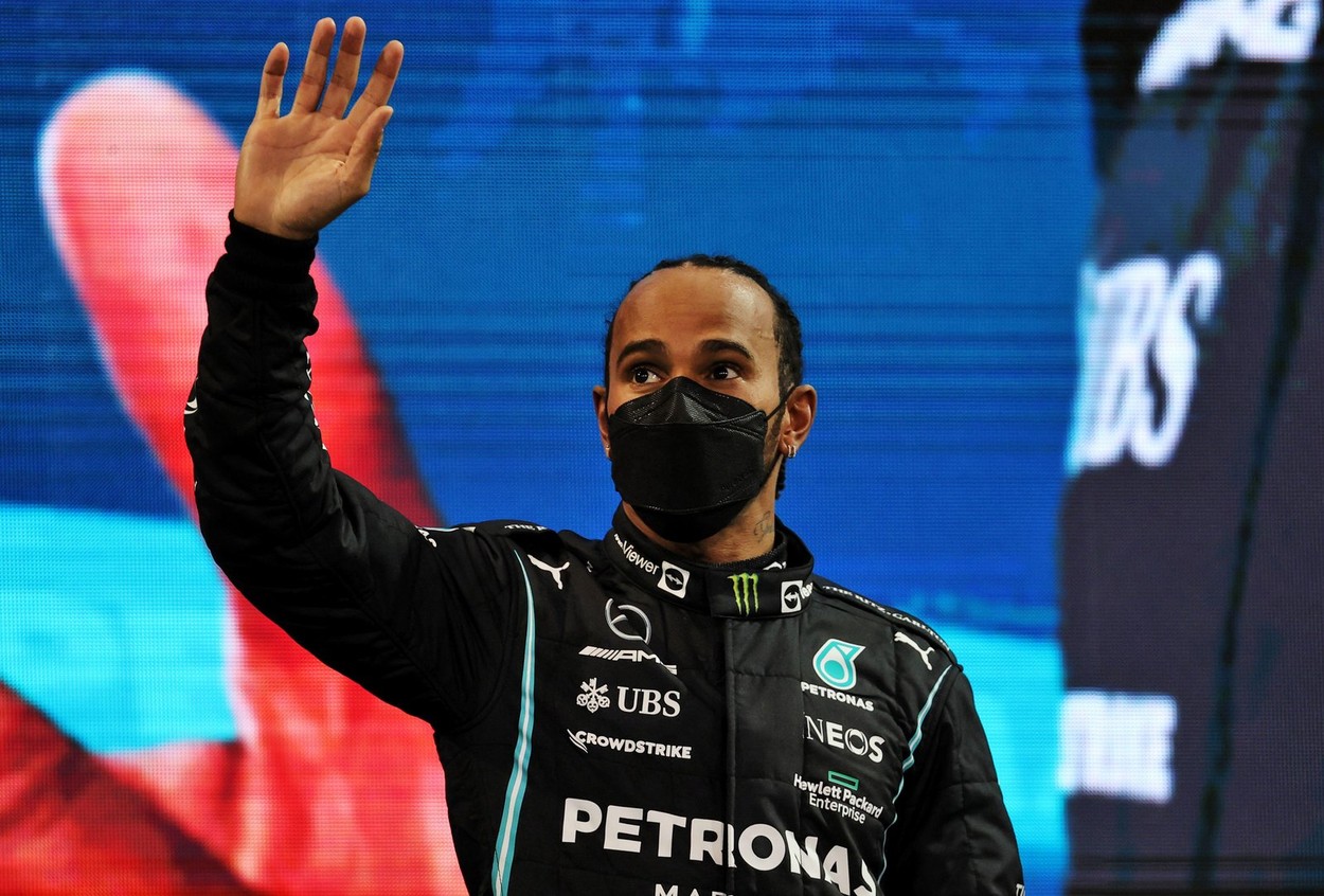 Lewis Hamilton rupe tăcerea după ce a pierdut titlul mondial în ultimul tur + Așa arată noile monoposturi Mercedes