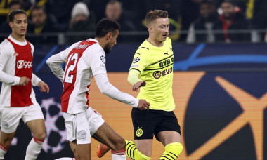 Noussair Mazraoui, într-un meci Borussia Dortmund - Ajax / Foto: Profimedia