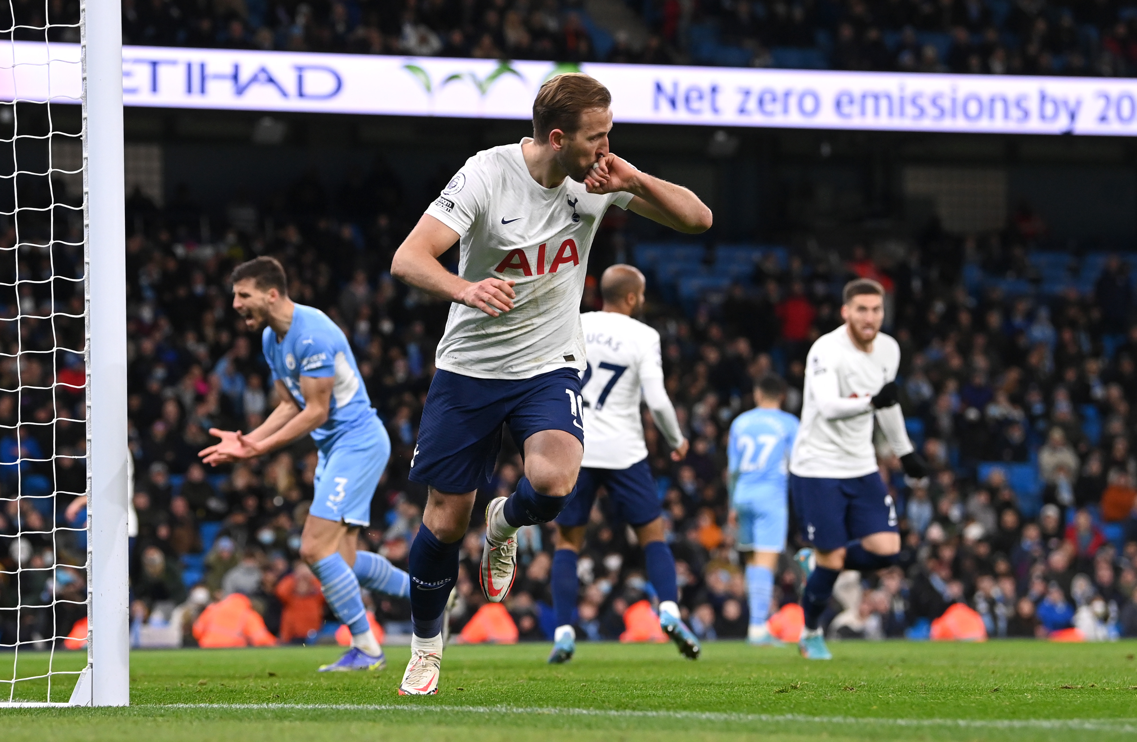 Tottenham relansează lupta la titlu în Premier League. Victorie spectaculoasă cu Manchester City