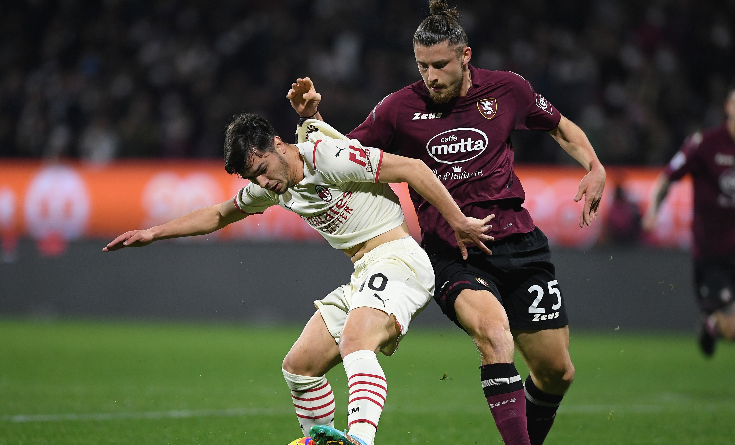 Salernitana - Milan 2-2. Radu Drăgușin a fost integralist la gazde și a avut o evoluție solidă: ”Cel mai bun!”