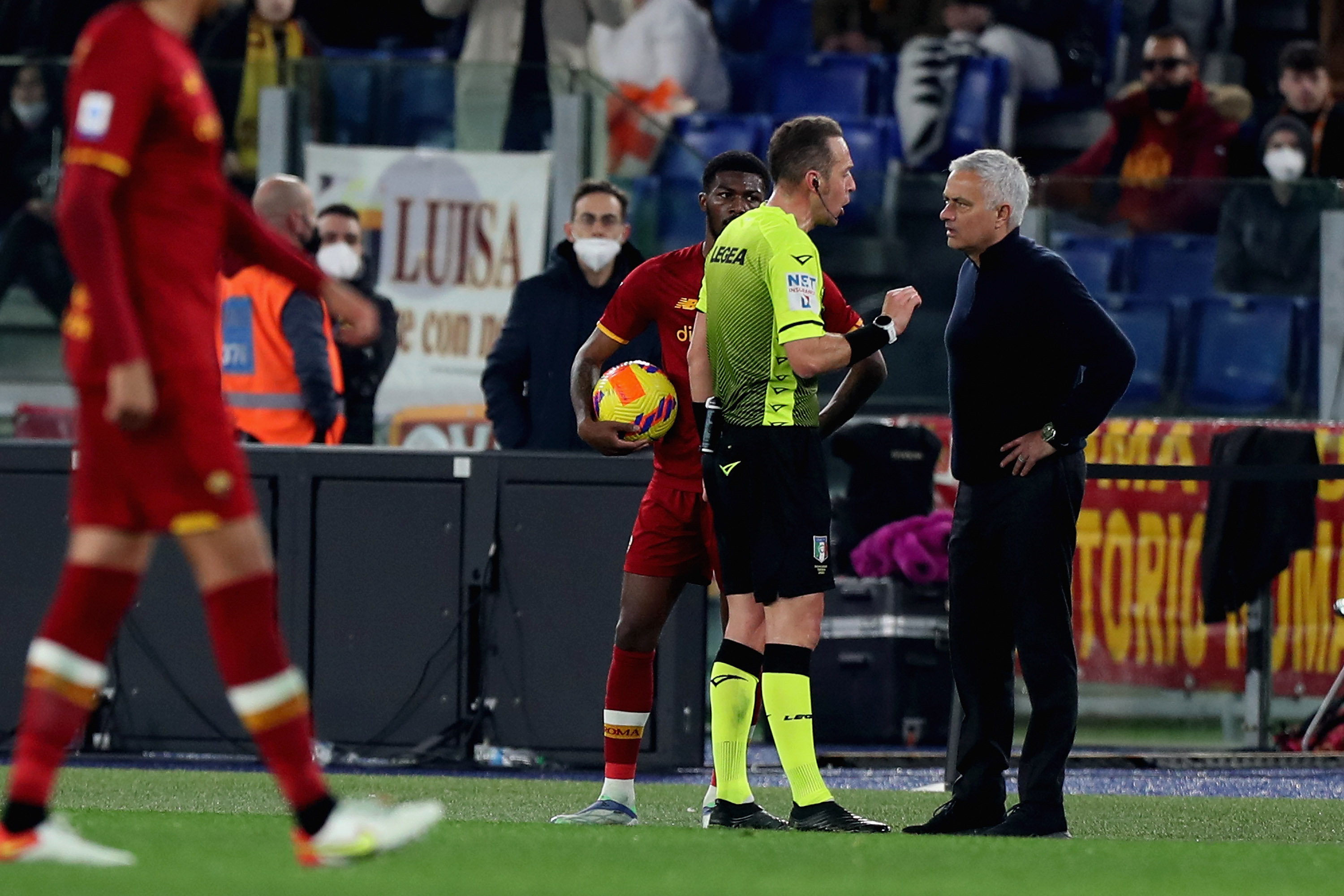 Jose Mourinho, eliminat, după un gest controversat făcut spre arbitru. Ce i-a spus lui Igor Tudor
