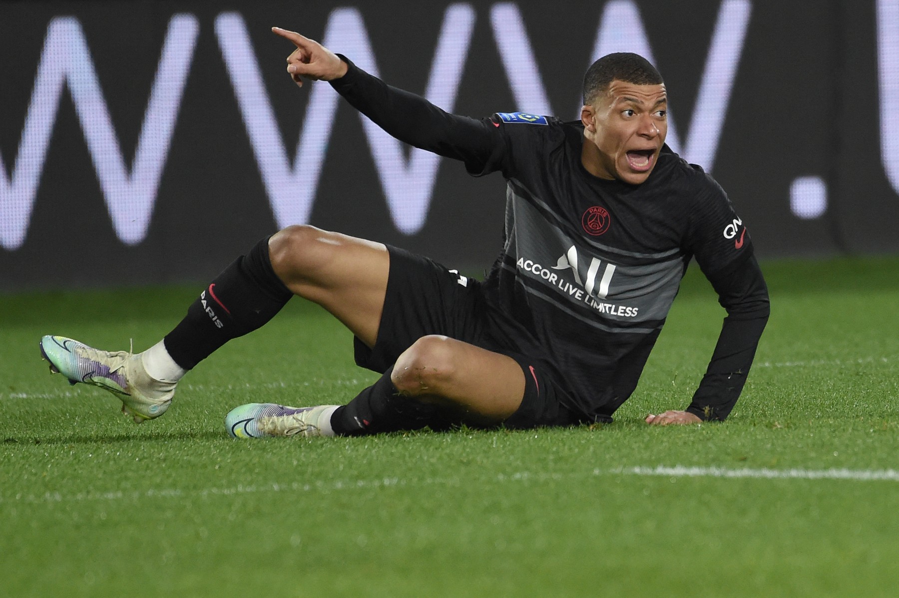 Real Madrid s-a săturat: ultimatum pentru Kylian Mbappe! Ce i-au transmis madrilenii atacantului de la PSG