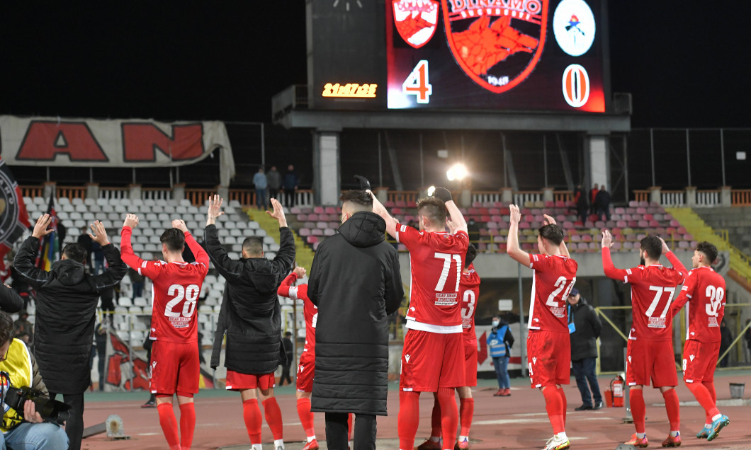 Fotbaliștii lui Dinamo, după meciul cu Gaz Metan / Foto: Sport Pictures