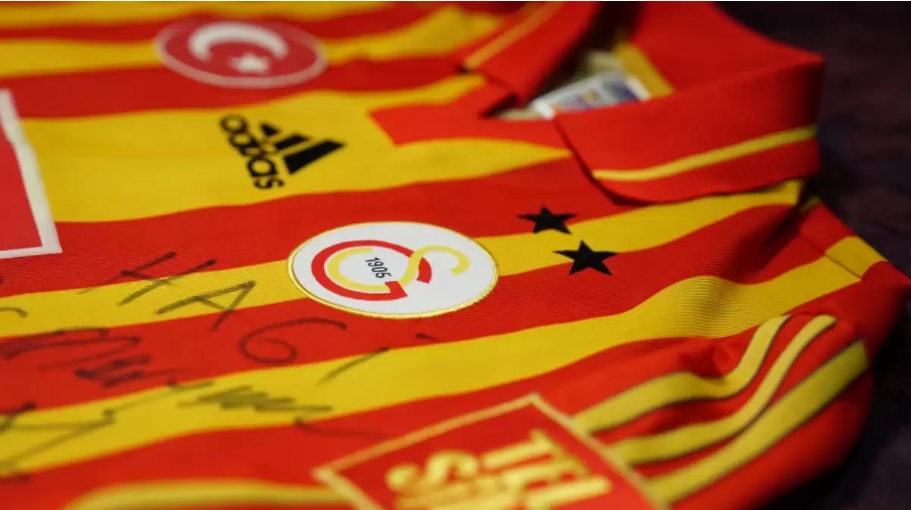 A refuzat 10.000 de euro și o mașină scumpă pentru tricoul lui Gică Hagi, de la Galatasaray