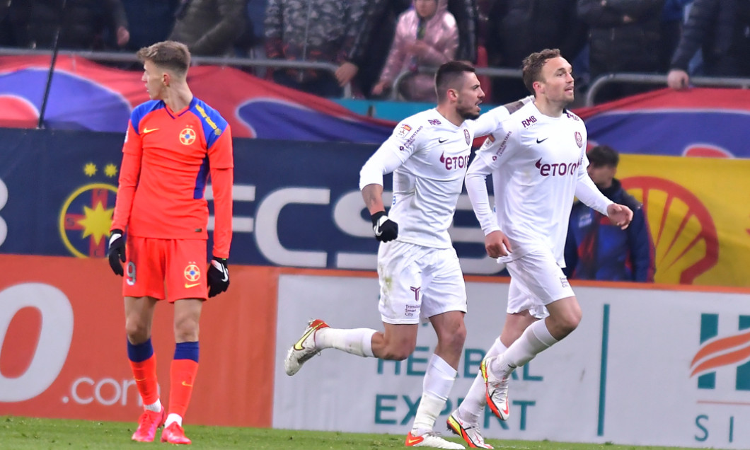 Octavian Popescu, Andrei Burcă și Gabriel Debeljuh, în FCSB - CFR Cluj / Foto: Sport Pictures