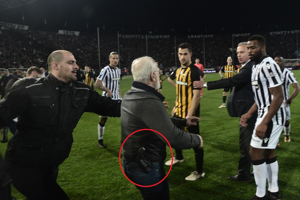 Patronul lui PAOK, apropiat al lui Vladimir Putin, condamnat la închisoare pentru că a intrat înarmat pe teren