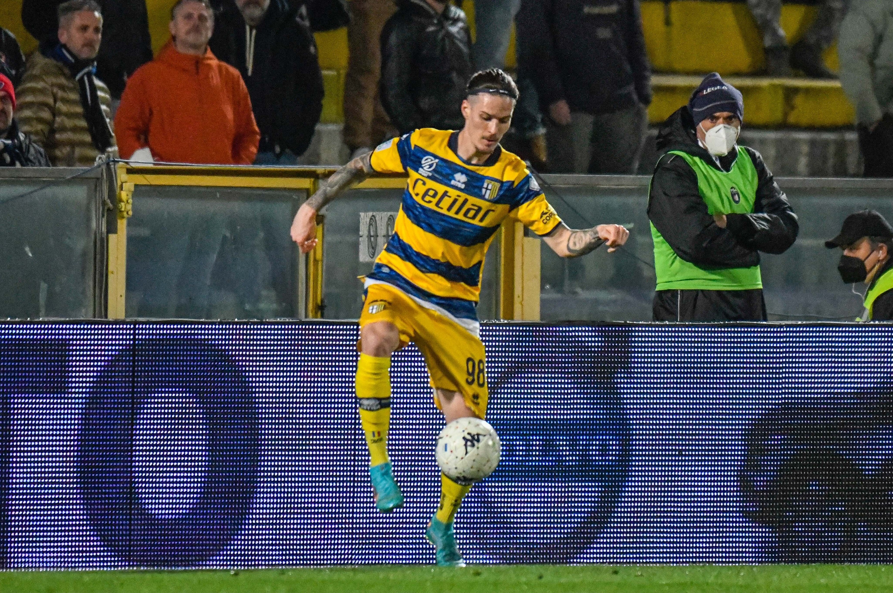 Rolul lui Dennis Man la Parma, motiv de controversă în Italia: ”Enigmă tactică! Este folosit pe partea opusă”