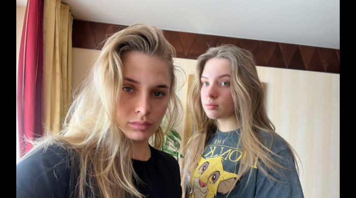 Dayana Yastremska și sora sa, Ivanna / Foto: Twitter@D_Yastremska