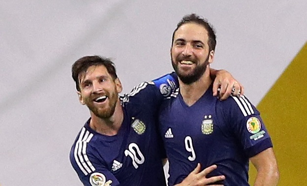 Gonzalo Higuain l-a invitat pe Lionel Messi să-i redevină coleg: "S-ar distra și ar fi și fericit aici!"
