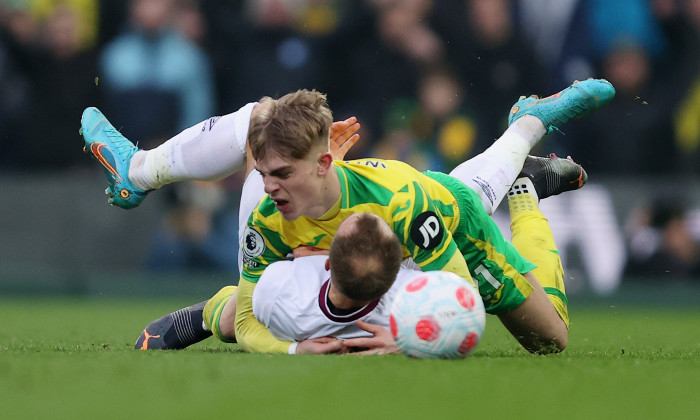 Norwich City v Brentford - Premier League