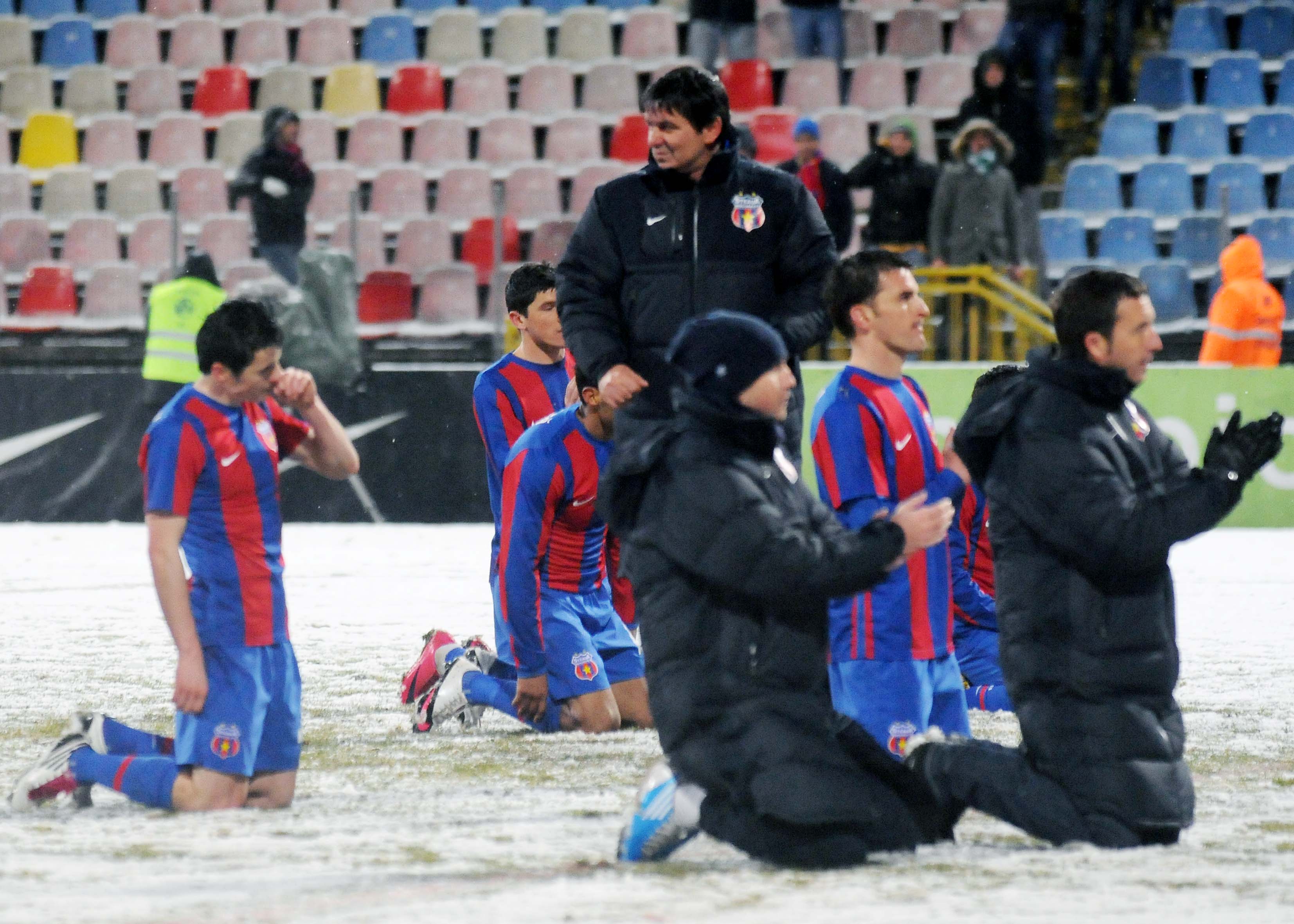 11 ani de la umilința trăită de Steaua, 0-3 cu FC Brașov, în Ghencea! Fotbaliștii și-au cerut scuze în genunchi