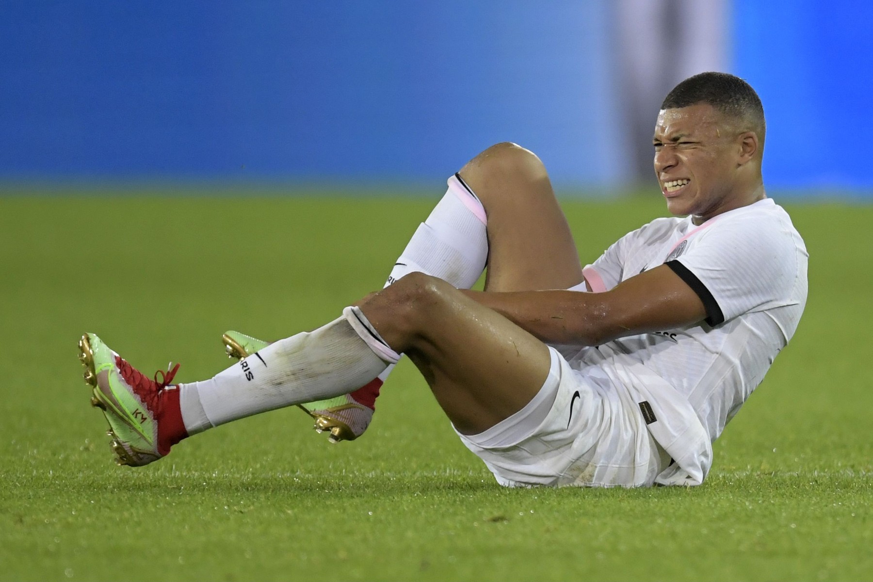 Panică la PSG! Kylian Mbappe s-a accidentat și ar putea rata returul cu Real Madrid