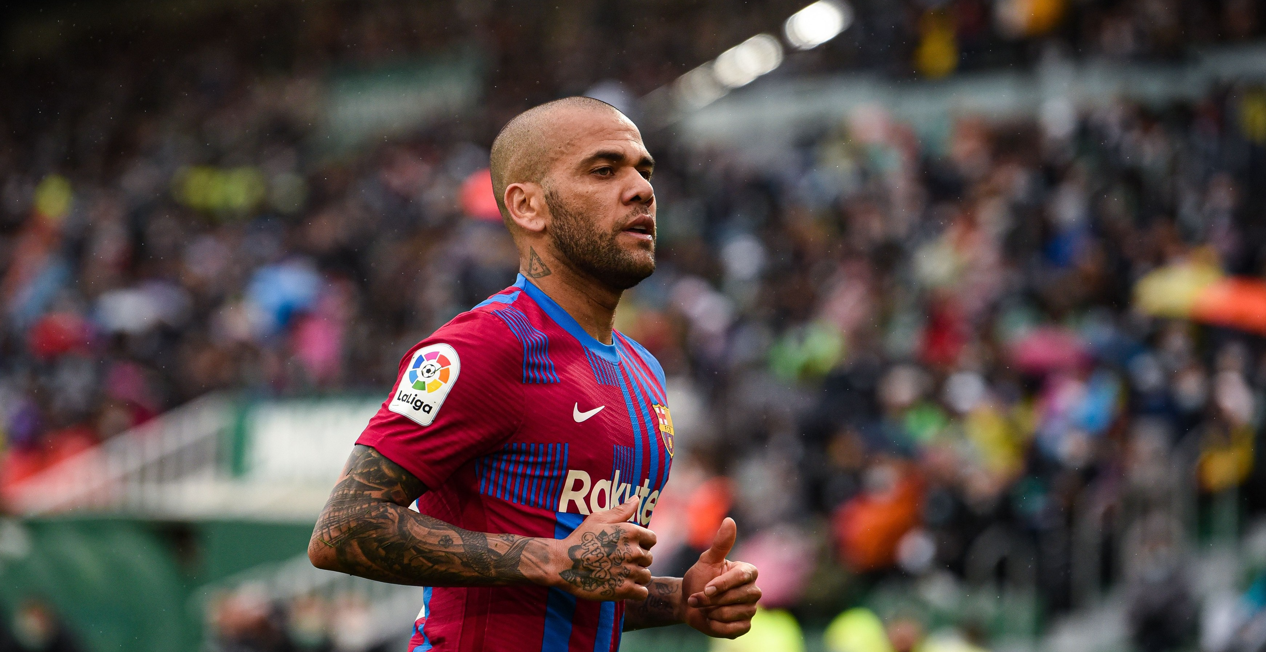 Decizia luată de Barcelona în cazul lui Dani Alves, după șapte meciuri jucate de brazilianul de 38 de ani