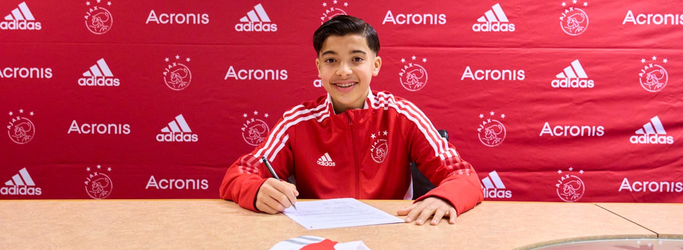 Ajax Amsterdam l-a transferat pe ”Messi al Belgiei”! Salariu uriaș pentru puștiul de 16 ani
