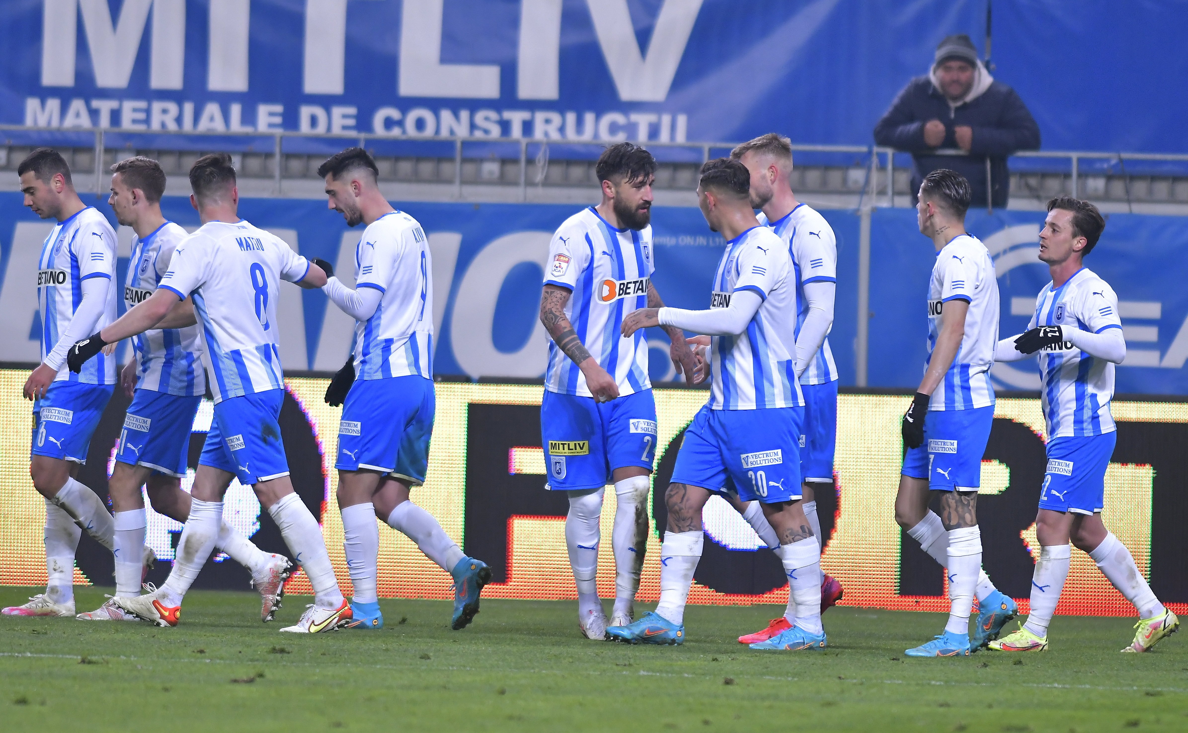 Universitatea Craiova – Farul Constanța 1-0. Oltenii intră încrezători în play-off! Șase victorii la rând pentru trupa lui Reghecampf