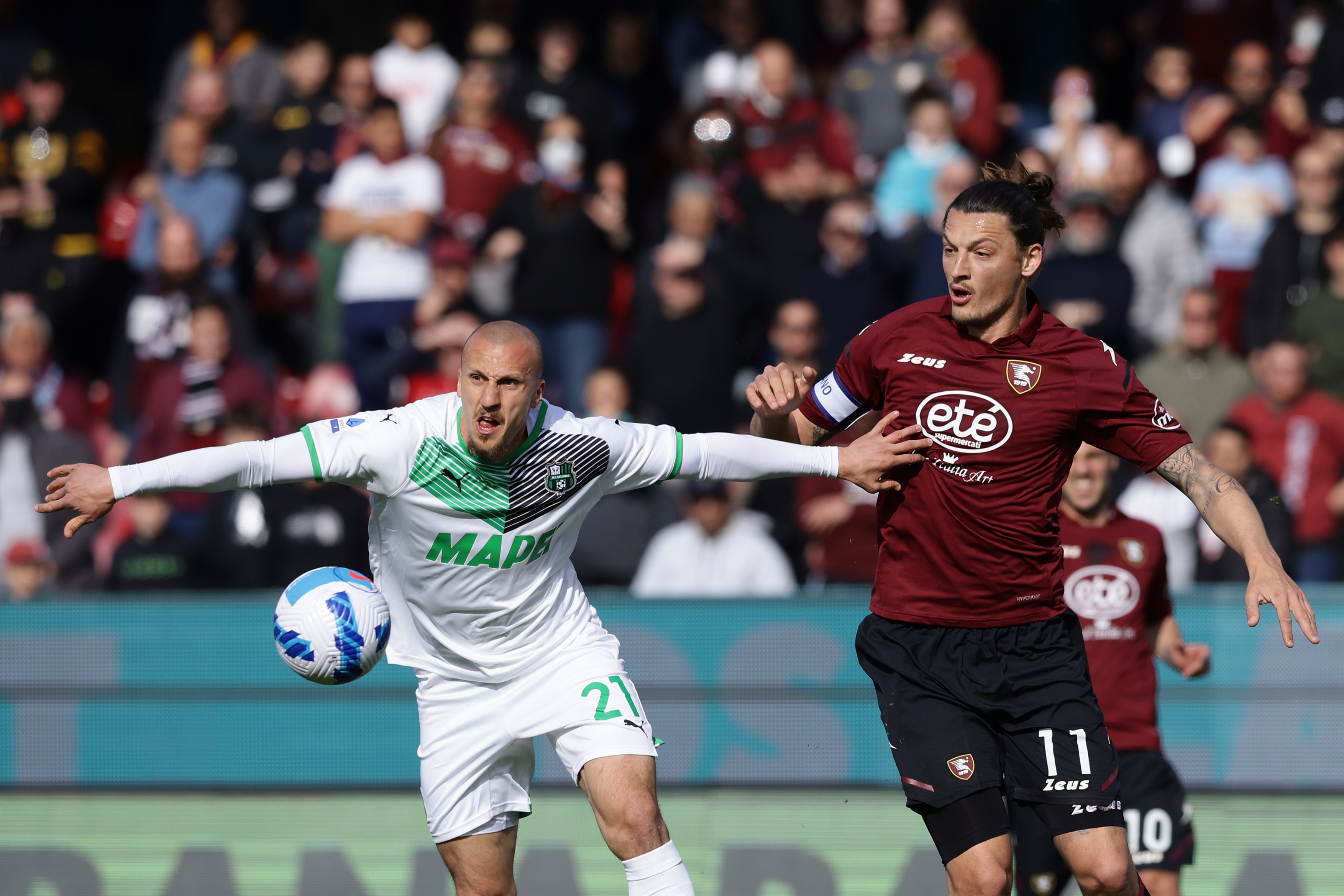 Salernitana - Sassuolo 2-2. Radu Drăgușin, rezervă neutilizată. Vlad Chiricheș a fost schimbat la pauză