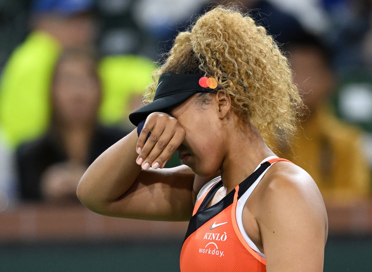 Jignită în timpul meciului, Naomi Osaka a izbucnit în lacrimi pe teren! Nipona, spulberată în turul doi de la Indian Wells