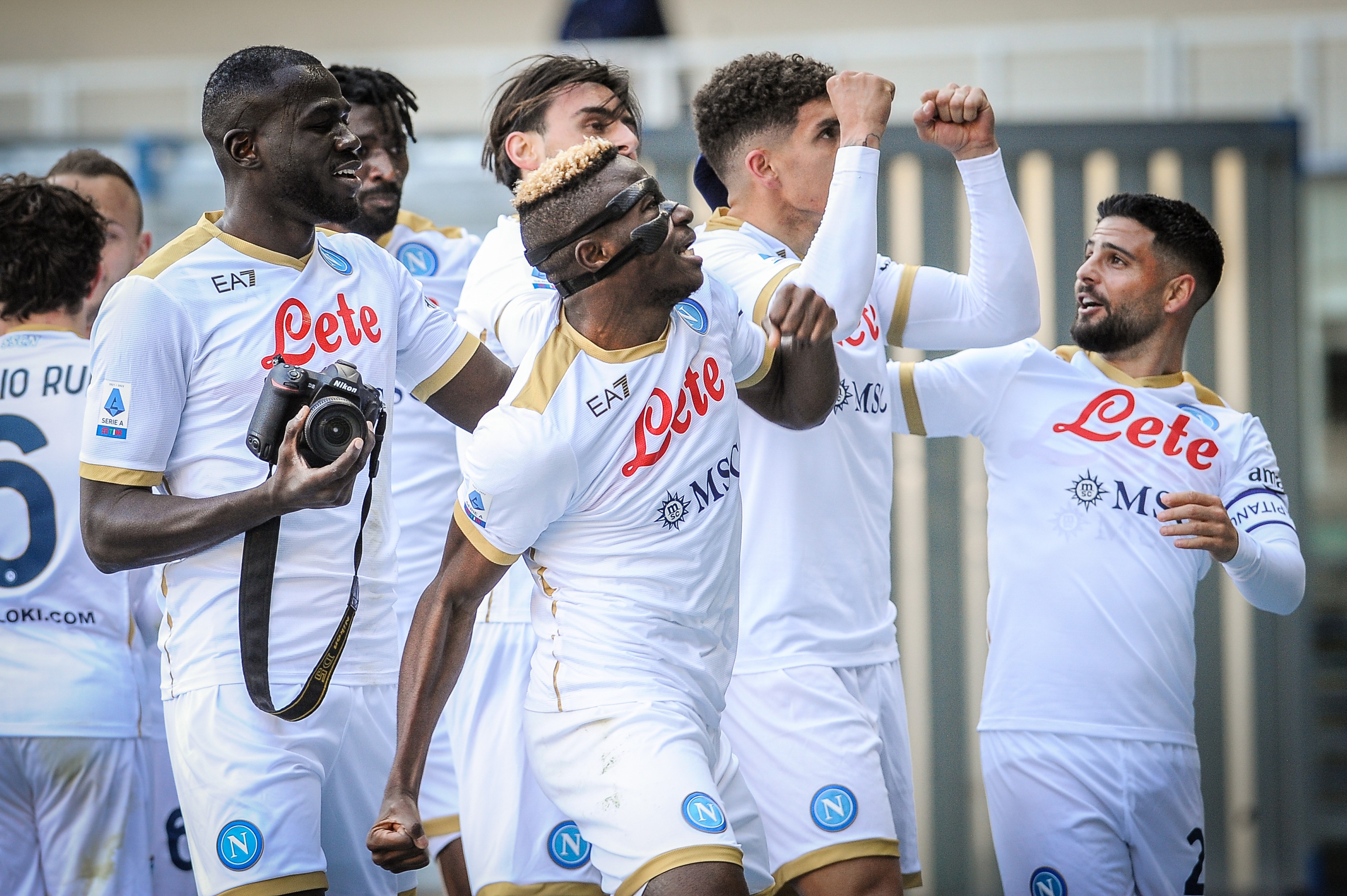 Napoli, victorie cu emoții în fața Veronei, scor 2-1. Continuă lupta pentru primele locuri în Serie A