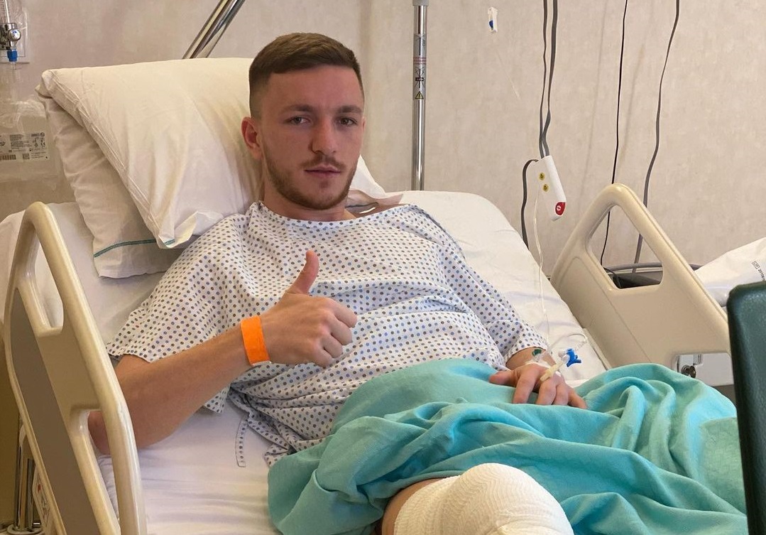 Ionuț Panțîru, mesaj emoționant după ce a suferit a treia operație la genunchi! Fundașul de la FCSB stă pe tușă de un an