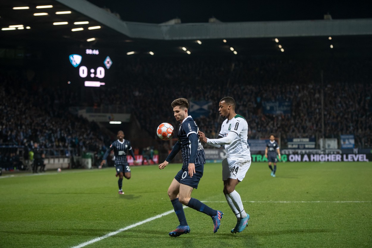 Incident grav în Bundesliga. Meciul Bochum - Gladbach a fost abandonat în repriza a doua