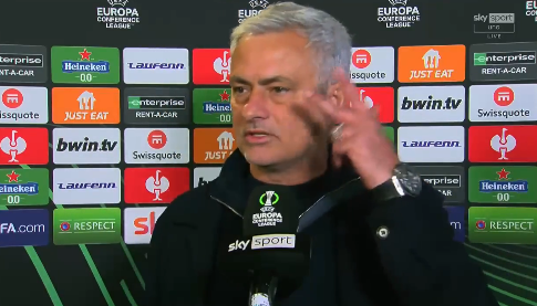 Jose Mourinho, nemulțumit înainte de Derby della Capitale: ”Jucătorii lui Lazio stau și fumează cu Sarri”