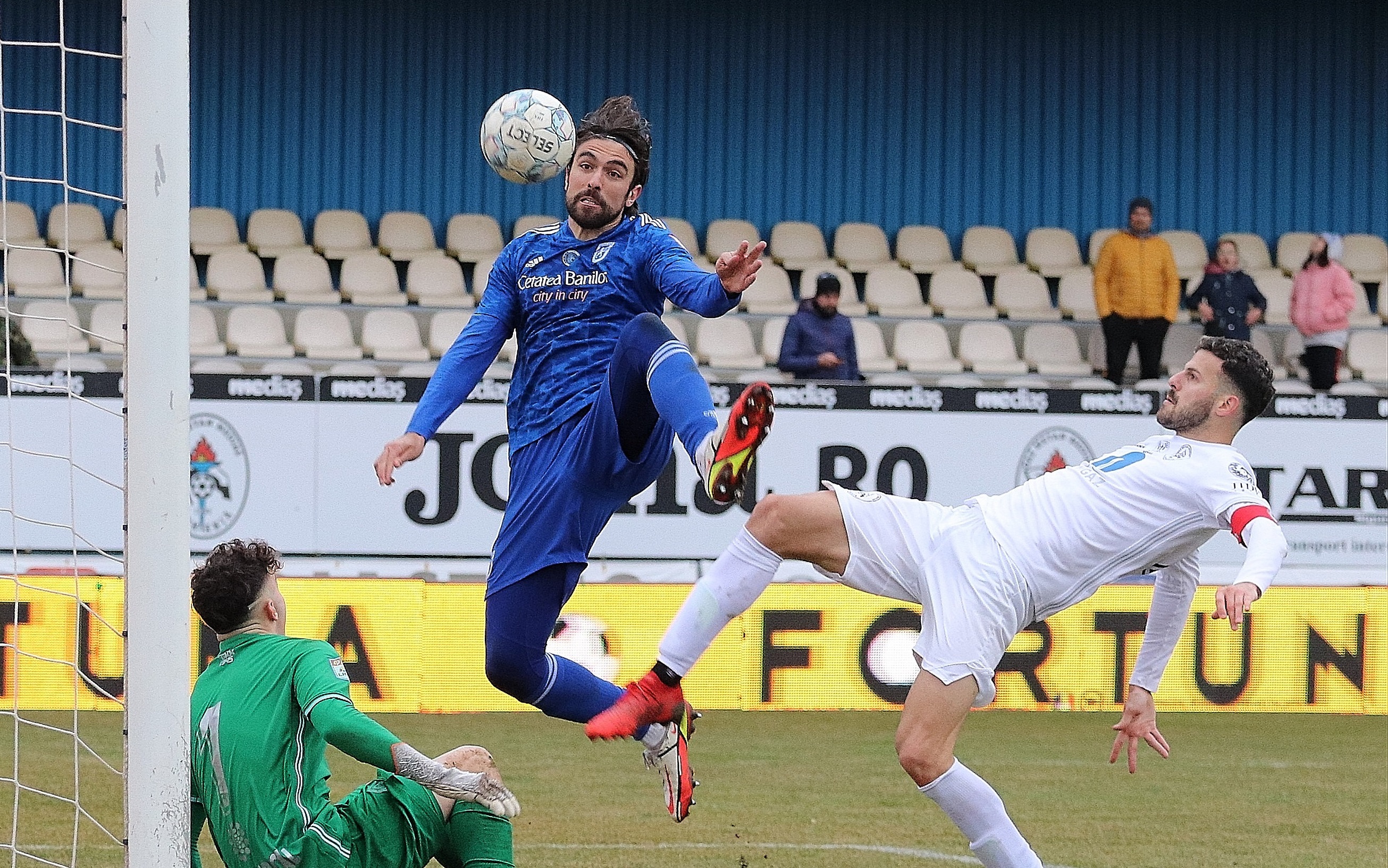 Gaz Metan Mediaş - U Craiova 1948, Live Video 12:30, Digi Sport 1. Recordmena penalizărilor din Liga 1 continuă competiţia