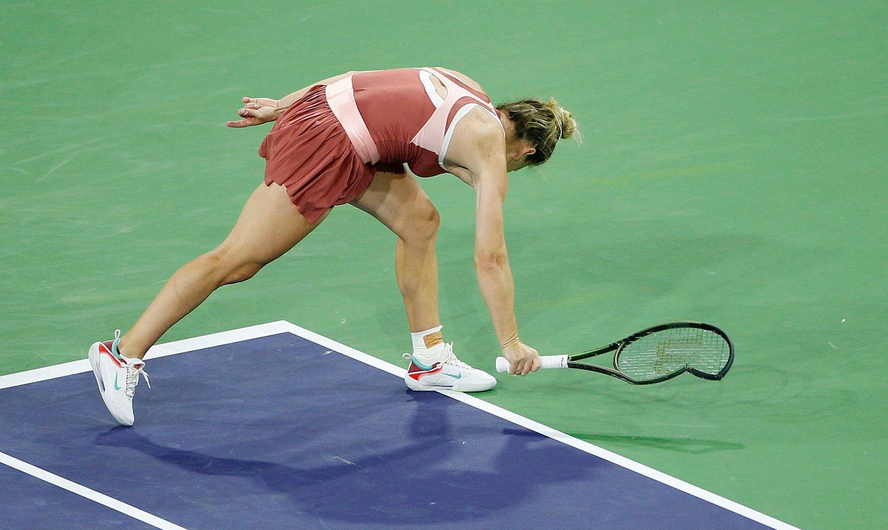 Cât costă racheta pe care Simona Halep a lovit-o de pământ până a făcut-o praf