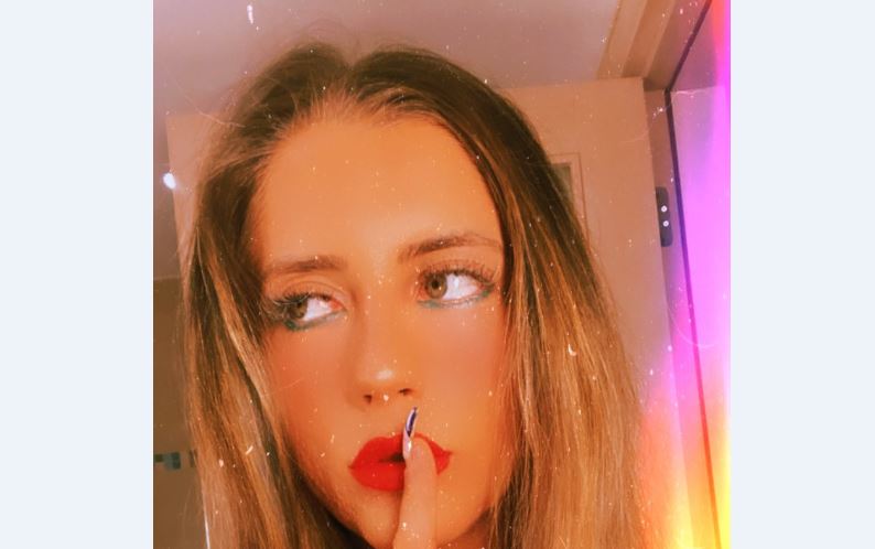 Cum a răspuns Andreea Prisăcariu, după ce a fost numită ”manelistă tatuată”