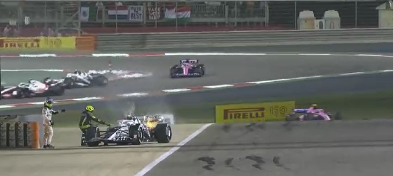 Marele Premiu de F1 din Bahrain, ACUM, pe Digi Sport 2. Monopostul lui Gasly, în flăcări. Intră safery car-ul