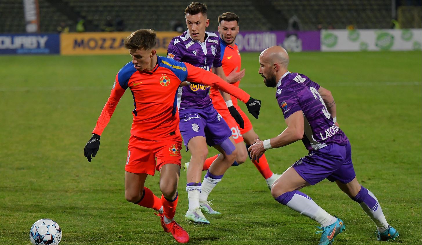 FC Argeș – FCSB, LIVE VIDEO, 19:00, Digi Sport 1. “Roș-albaștrii” se pot apropia de liderul CFR Cluj