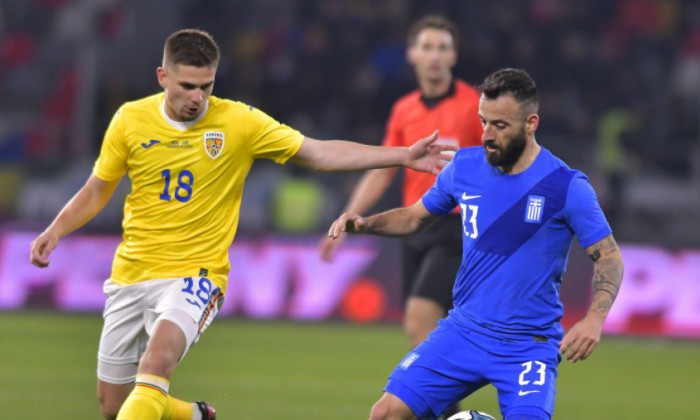 Răzvan Marin si Manolis Siopis în România-Grecia 0-1 / Foto: Sport Pictures