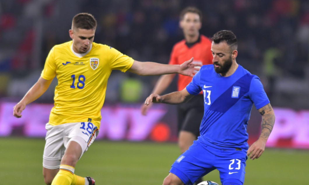 Răzvan Marin si Manolis Siopis în România-Grecia 0-1 / Foto: Sport Pictures