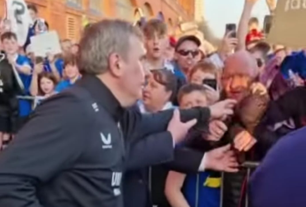 Gestul impresionant făcut de Gică Hagi pentru un copil din Scoția, la finalul meciului de pe Ibrox