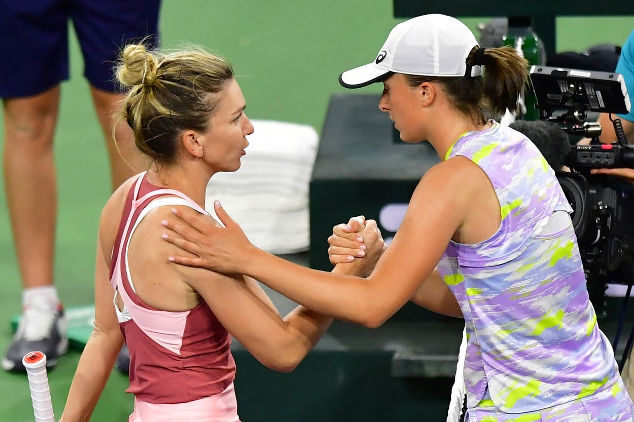 Cum a reacționat Simona Halep după ce Iga Swiatek a fost preferată în locul său pe terenul central de la Wimbledon