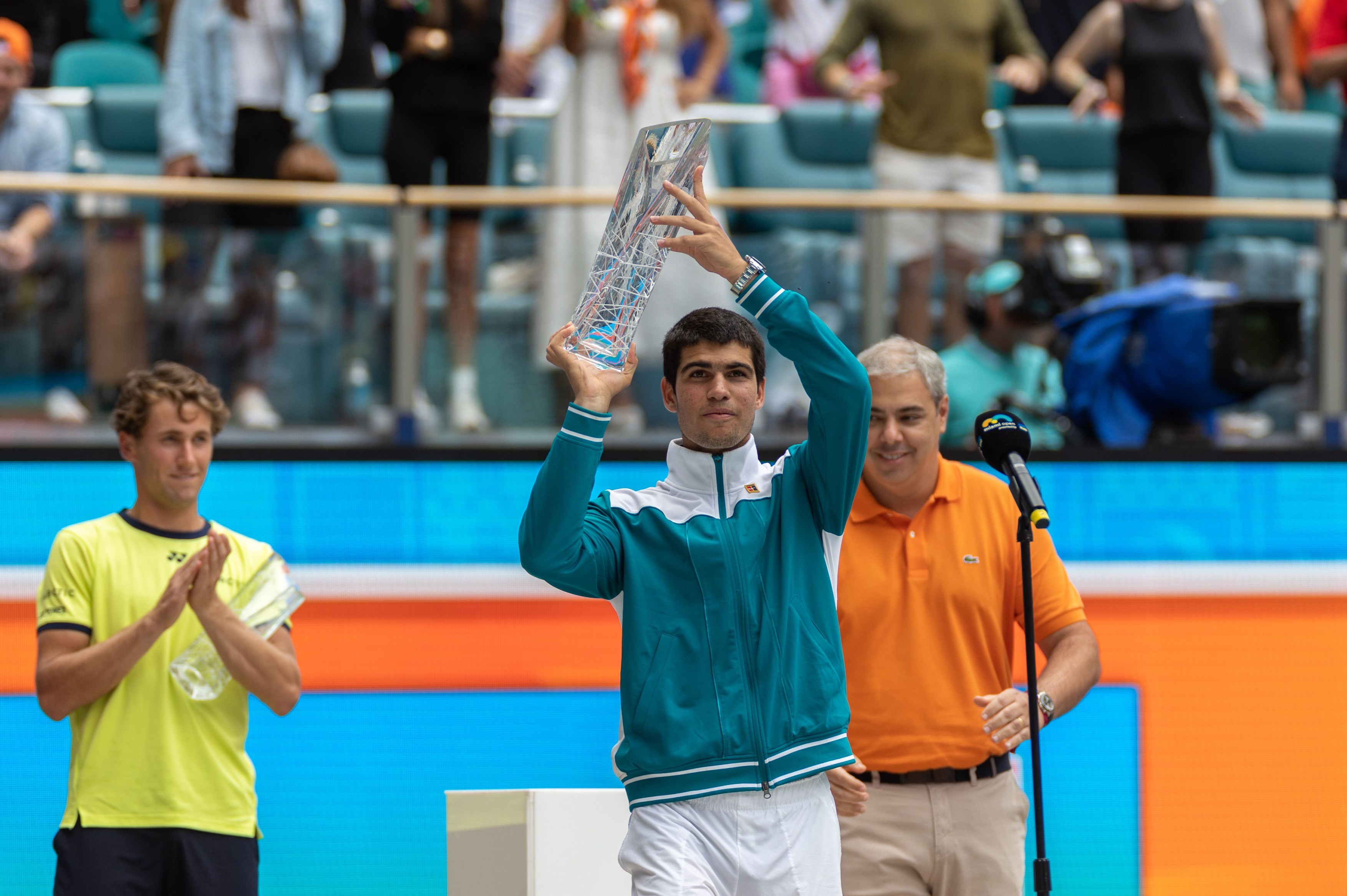 Carlos Alcaraz l-a învins, 7-5, 6-4, pe Casper Ruud și e campion la Miami! Două recorduri istorice bifate de spaniol