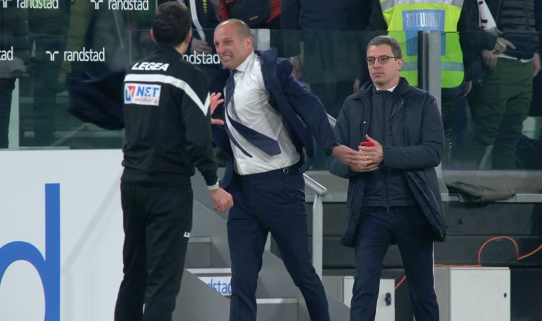 Massimiliano Allegri, ”turbat” de furie! A aruncat cu paltonul sub ochii arbitrului de rezervă