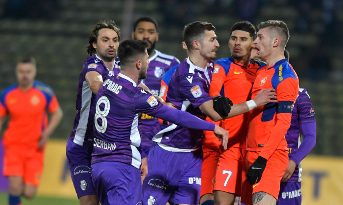 Jucătorii de la FC Argeș, în meciul cu FCSB / Foto: Sport Pictures