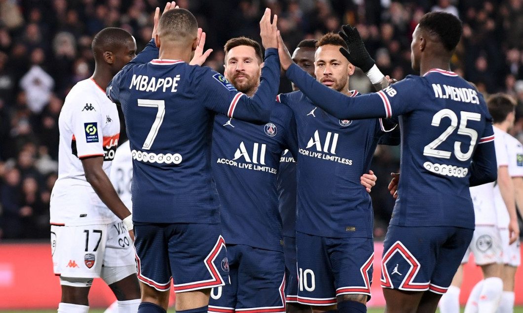Paris Saint Germain v FC Lorient - Ligue 1 Uber Eats