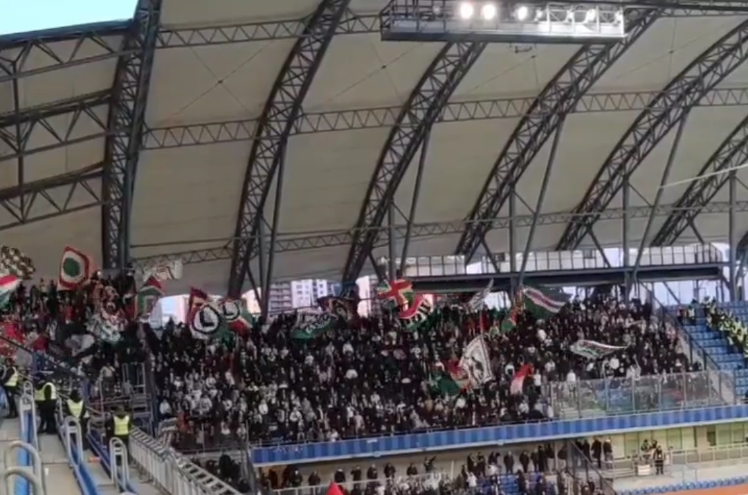 Vladimir Putin, "executat" pe stadion în Polonia. Imaginile surprinse la Poznan: ce au făcut fanii Legiei