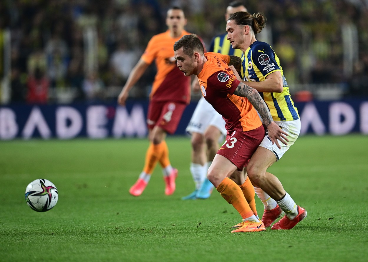 Cicâldău și Moruțan, contestați după înfrângerea cu Fenerbahce. Nemulțumirea turcilor față de cei doi